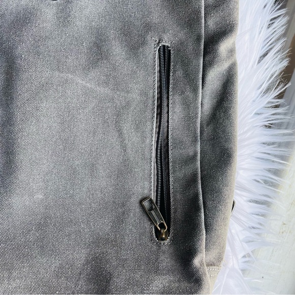 Gray canvas shoulder bag with 6 pockets and adjustable shoulder strap - Picture 8 of 11